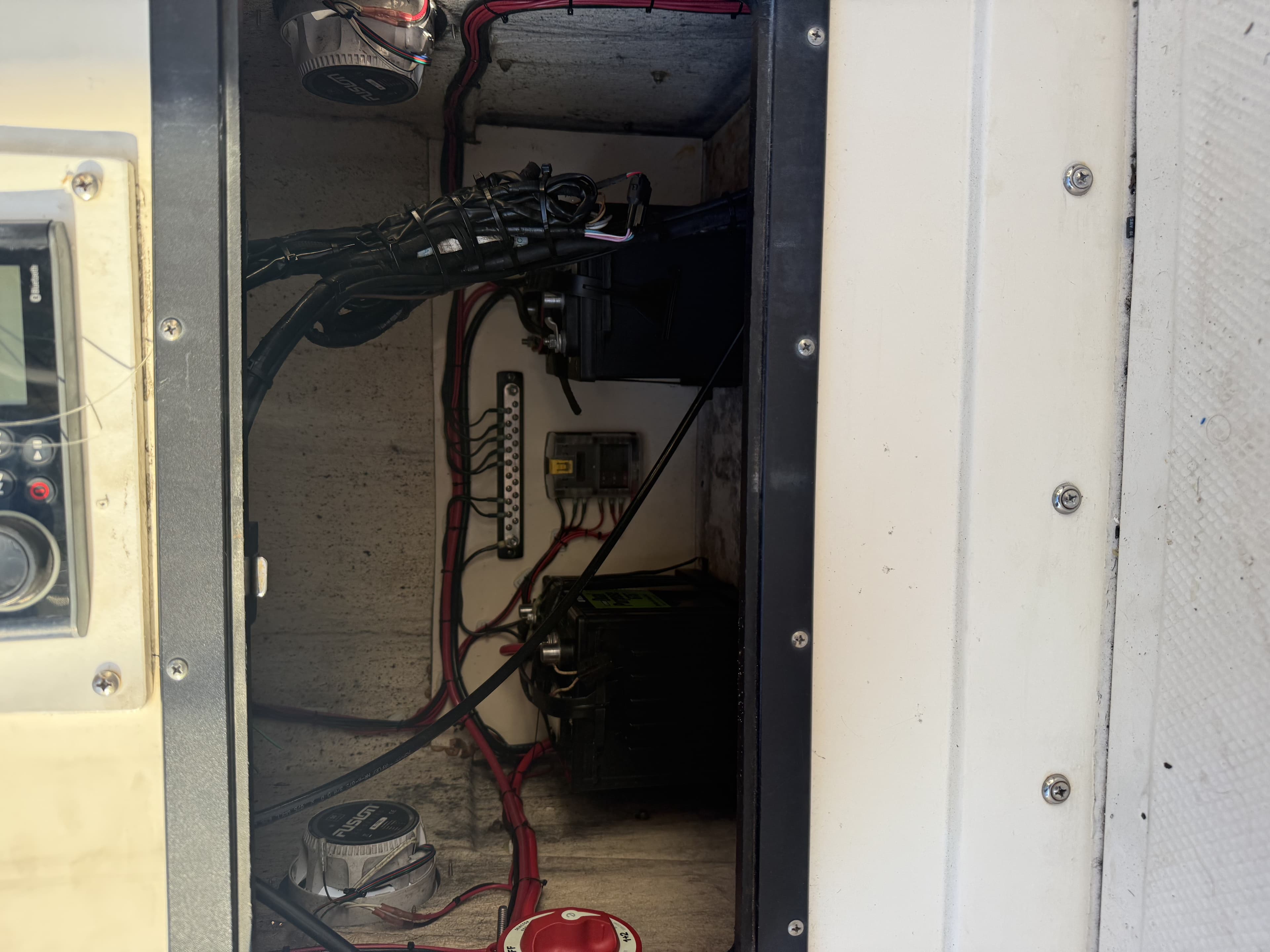 Engine room power distribution and battery switch wiring